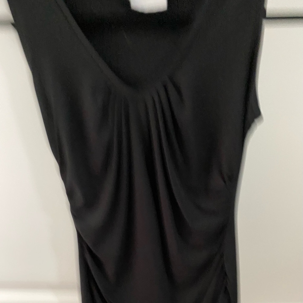 New York & Company black sleeveless top pinched sides for slimming xs s shirt